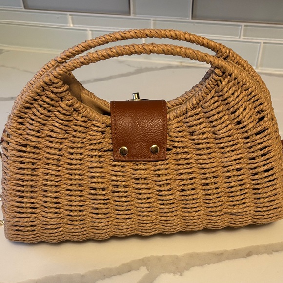 NEW Tan Woven Handbag with Gold Removable Chain - Picture 3 of 12